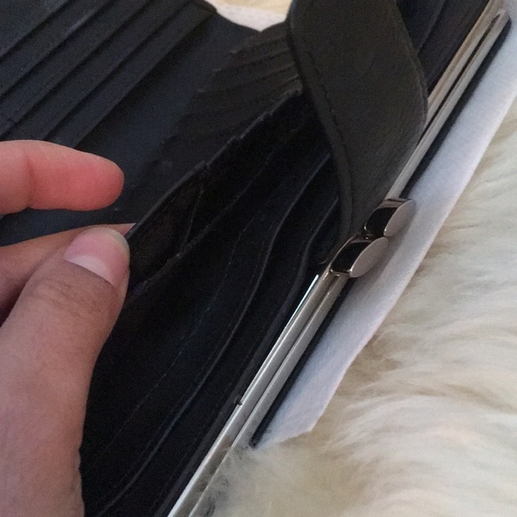 Vintage Black Leather Bi-fold Wallet w/ dust bag. - Picture 6 of 8